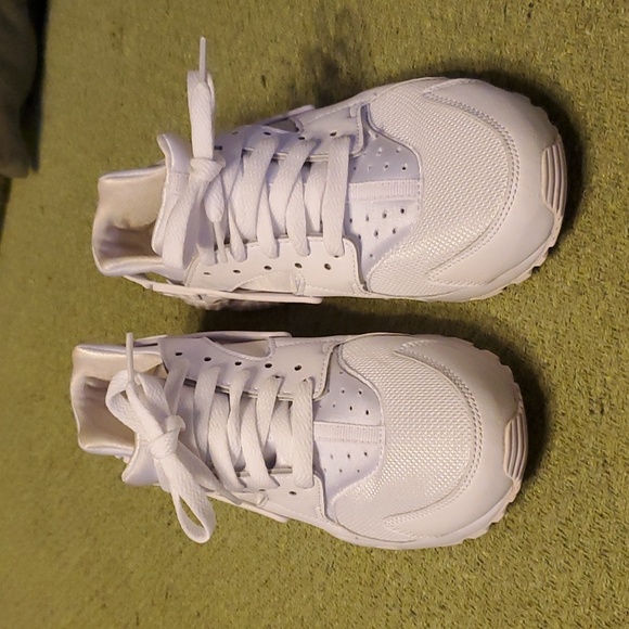Nike Huarache Run athletic shoes 5.5 Y - Picture 3 of 9